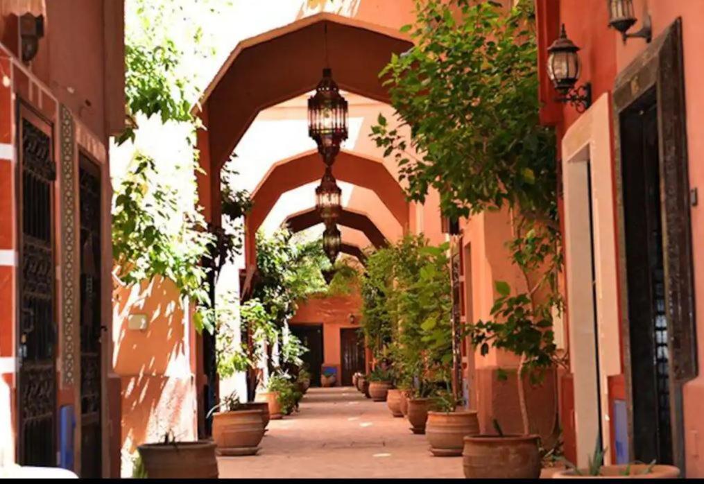 Quarya Assiyahia - Riad Camilia- Maison Entiere Avec Piscine มาร์ราเกช ภายนอก รูปภาพ